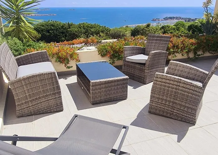 Vue Imprenable Et Piscine Appartement Bandol